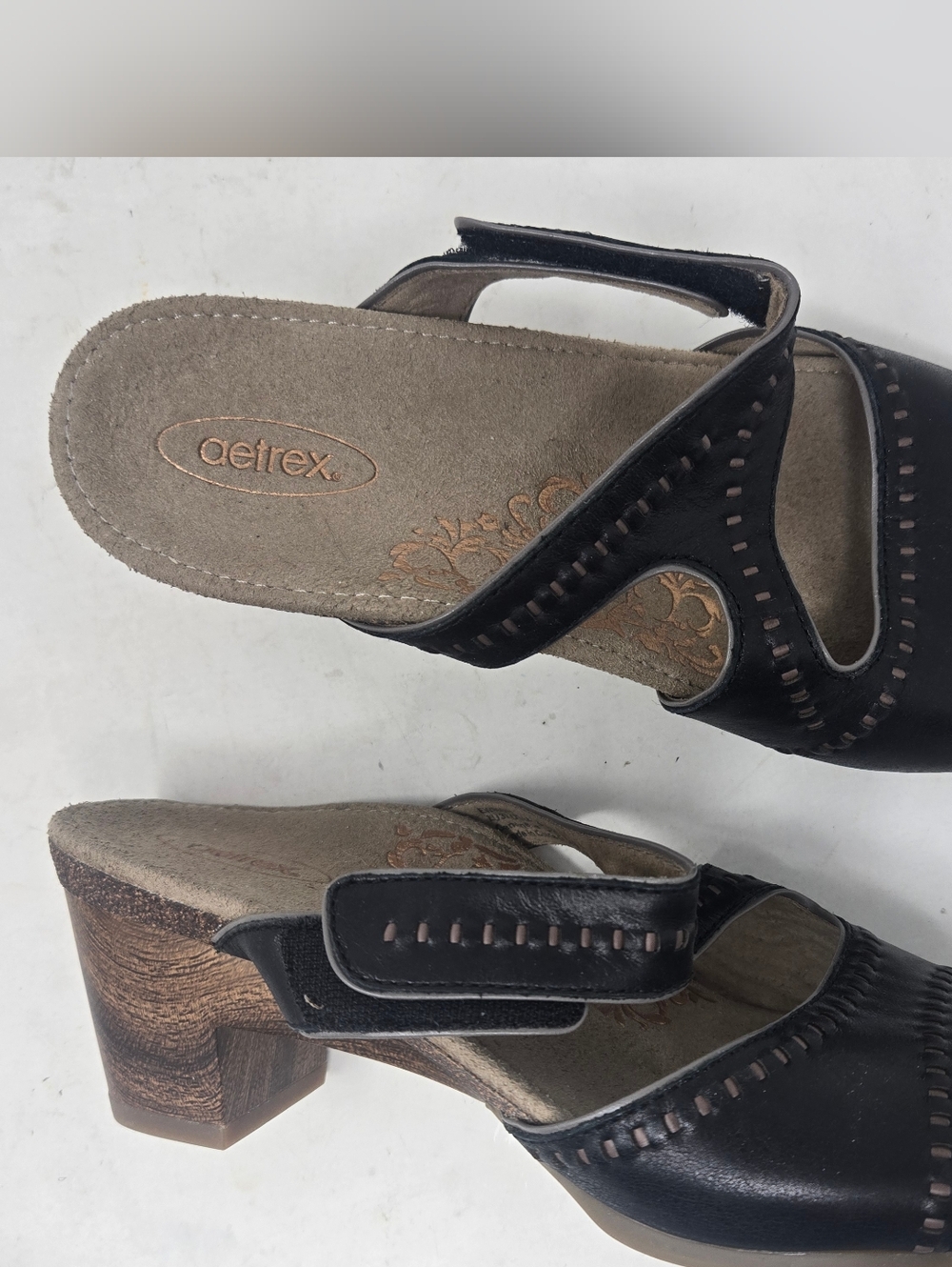 Aetrex Laser Cut Black Leather Slip On Open Toe Heel Sandals Women's Size 8.5